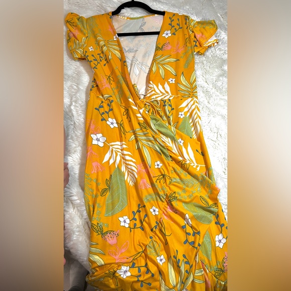 Yellow Floral Print Sundress (Tie-up, Wrap) | Size M - Picture 4 of 5